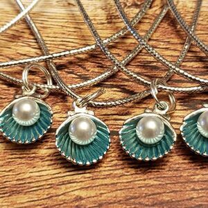 Lot of 10 Seashell Party Favors Necklaces